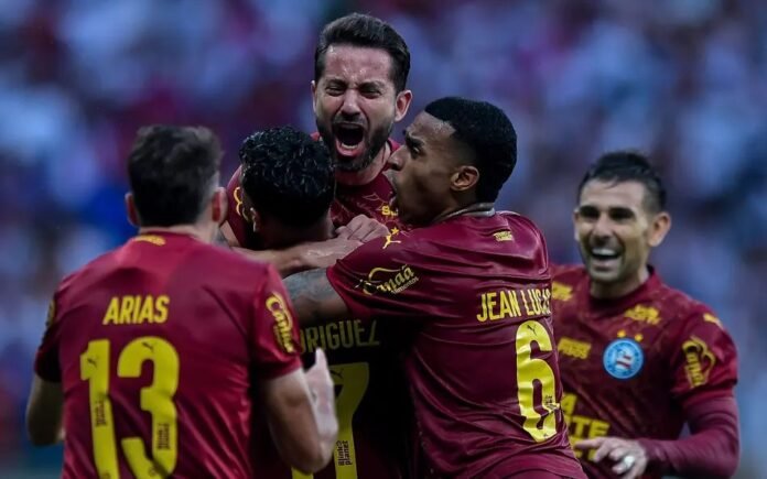 Jogadores do Bahia comemoram gol contra o Santos (Foto Jhony PinhoAGIF)